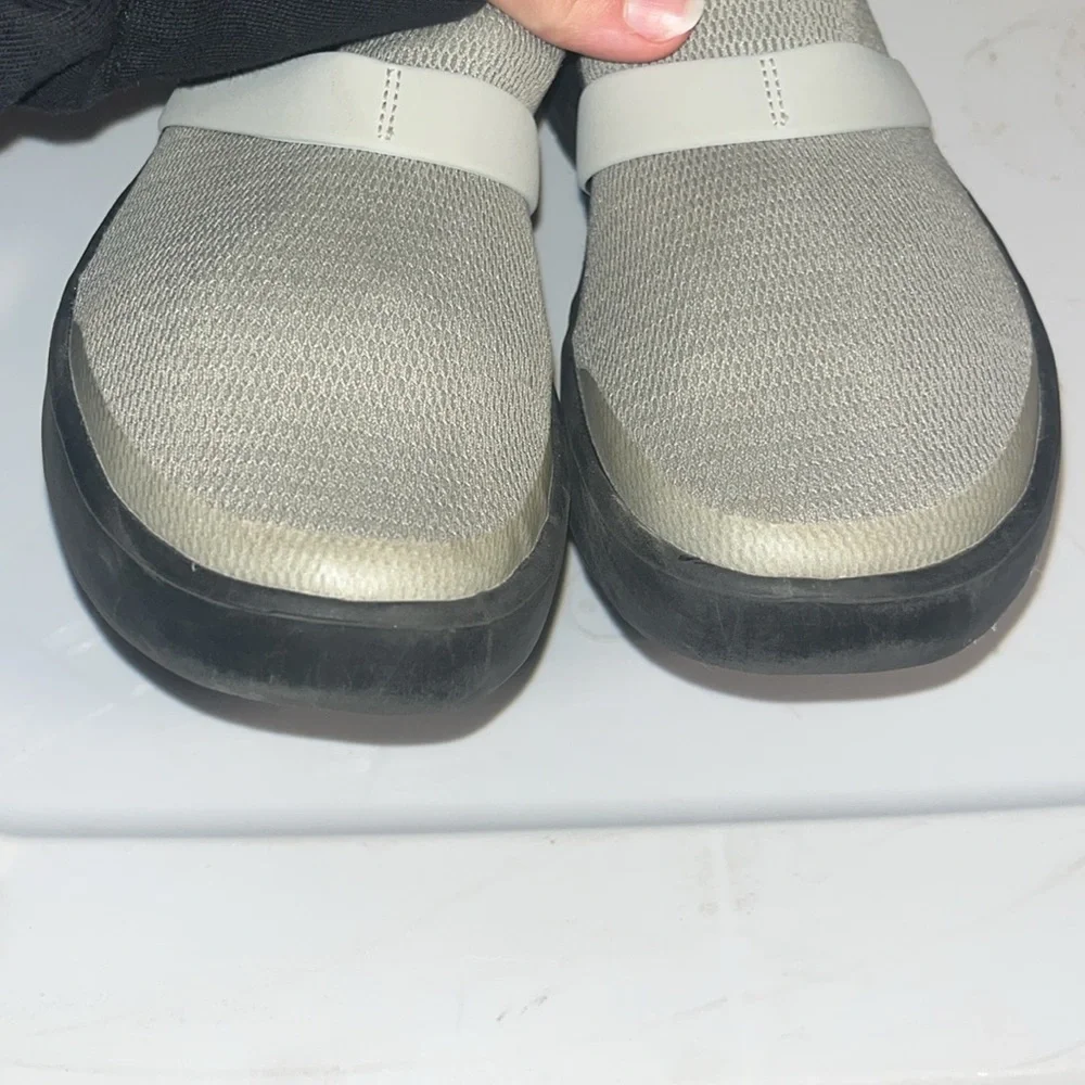 OOFOS OOmg Low sneakerslip on comfort support shoes women’s size 8 European 39 - Picture 3 of 9